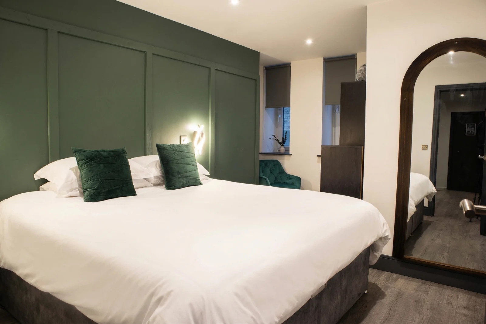 Bedroom with super king bed in a one-bedroom apartment operated by Apex Stays in Bradford city centre