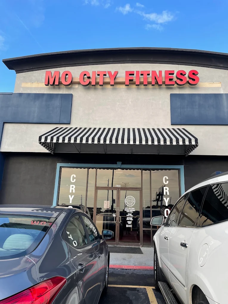 Mo City Fitness and Sports facility exterior in Stafford, TX