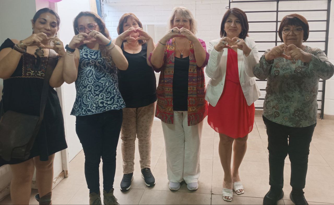 Grupo de mujeres activas en programa de movilidad y bienestar en SERMEQUIEN