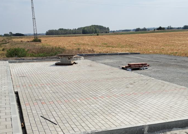 Nagy teherbírású térkövezés, parkoló, rámpa és szegélyezés munkafotó 4