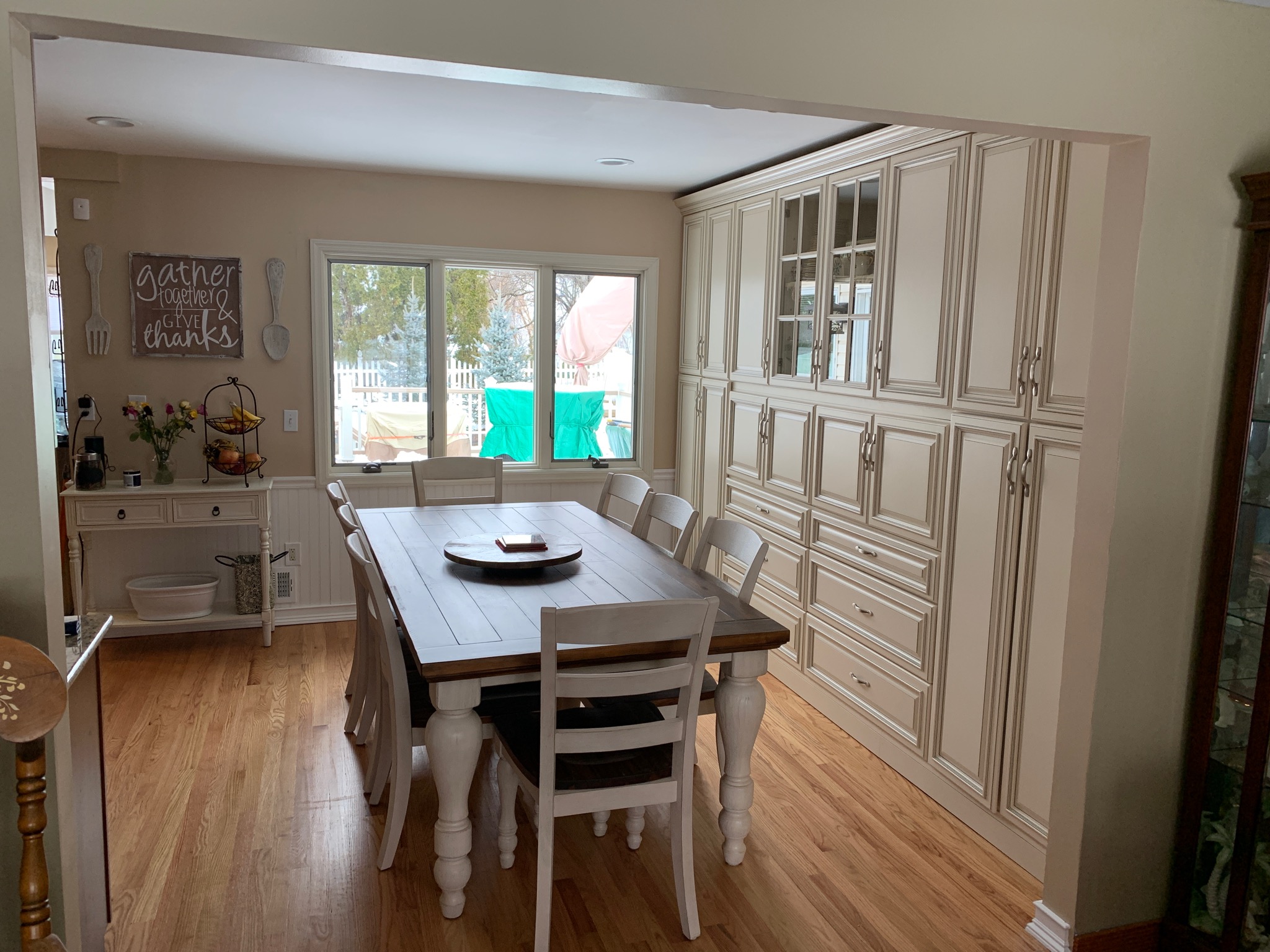Custom Floor-to-Ceiling Dining Room Cabinetry & China Hutch