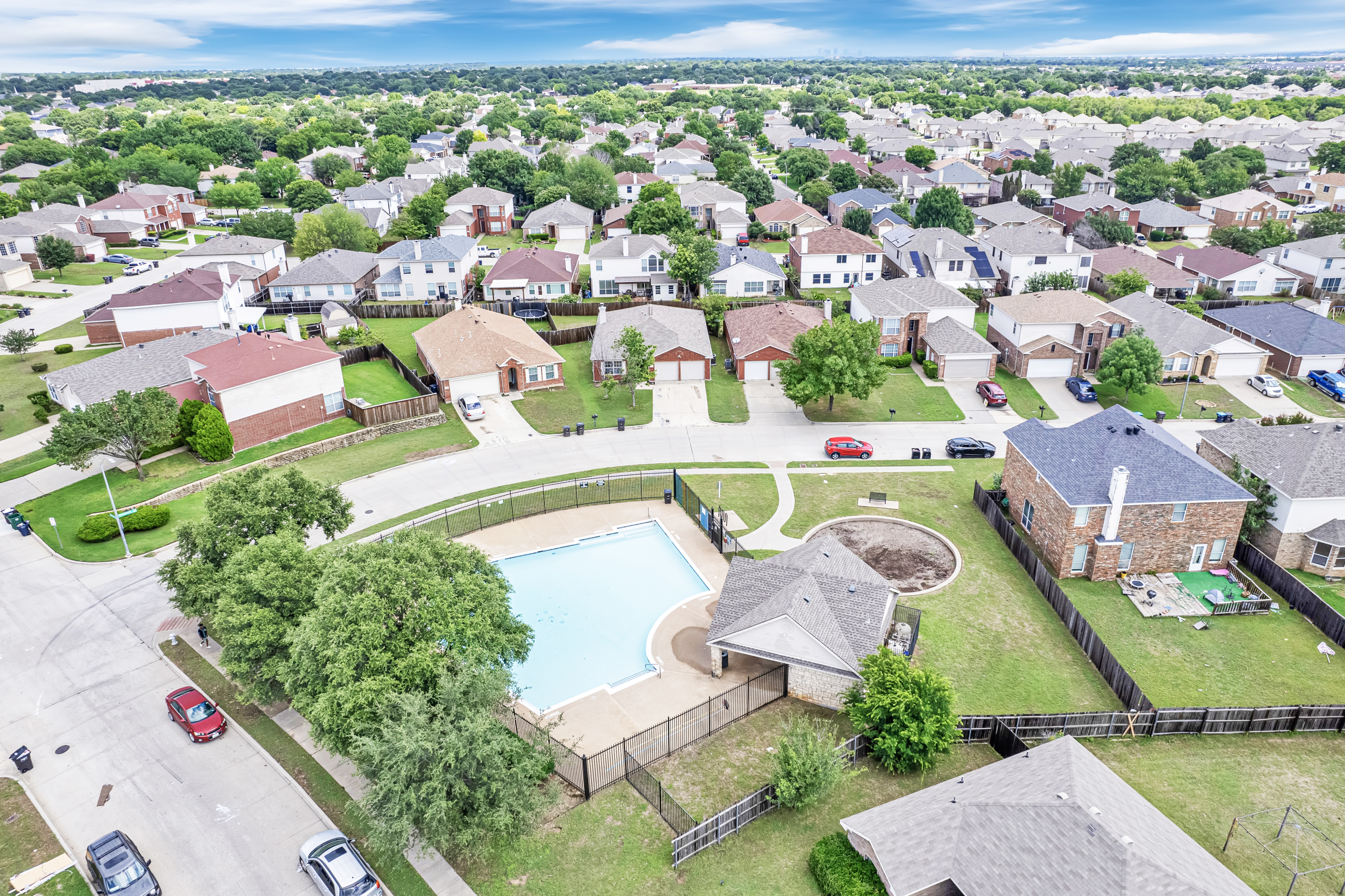 Aerial view of a Dallas-Fort Worth residential neighborhood