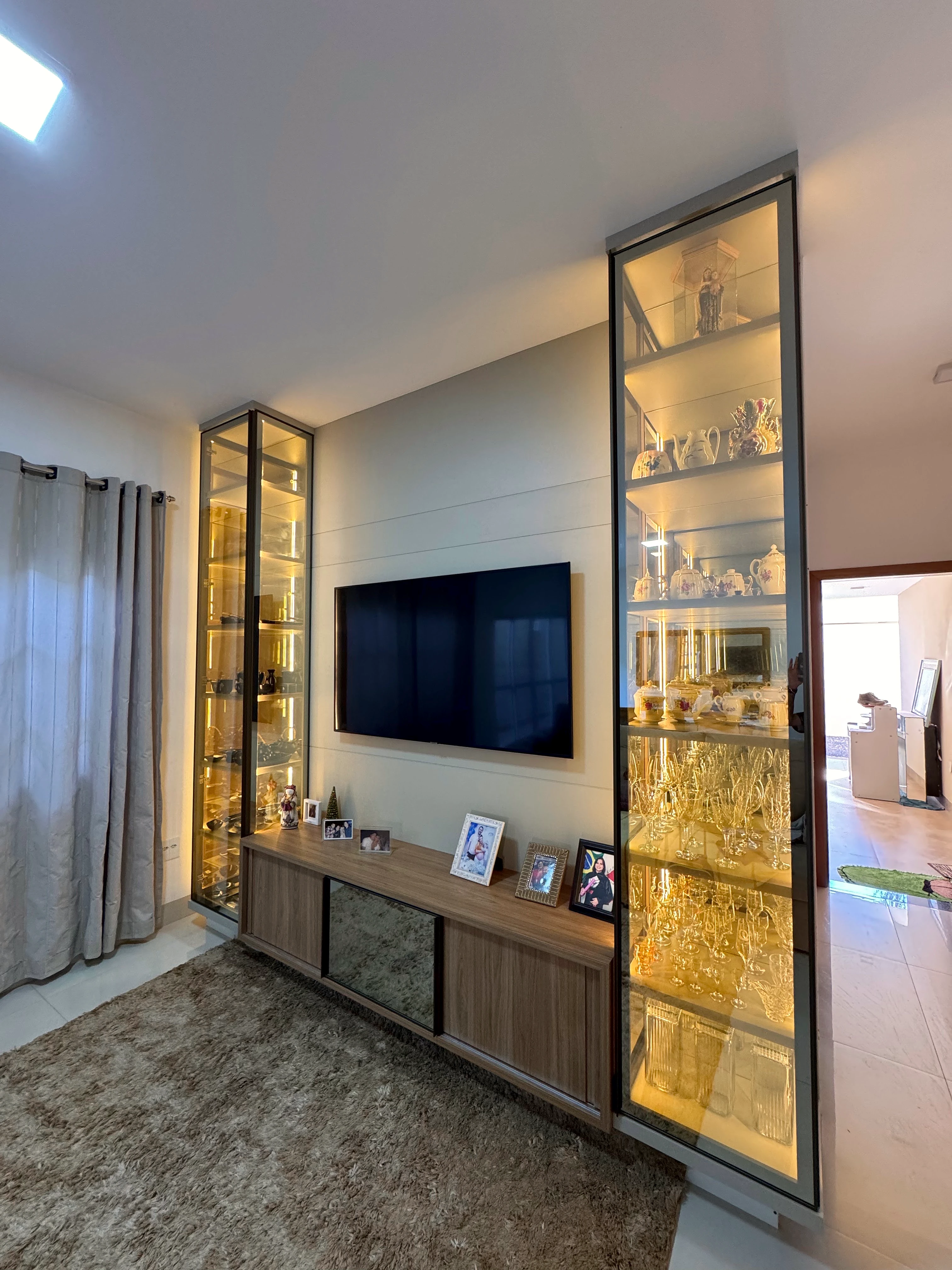 Home Theater & Cristaleiras