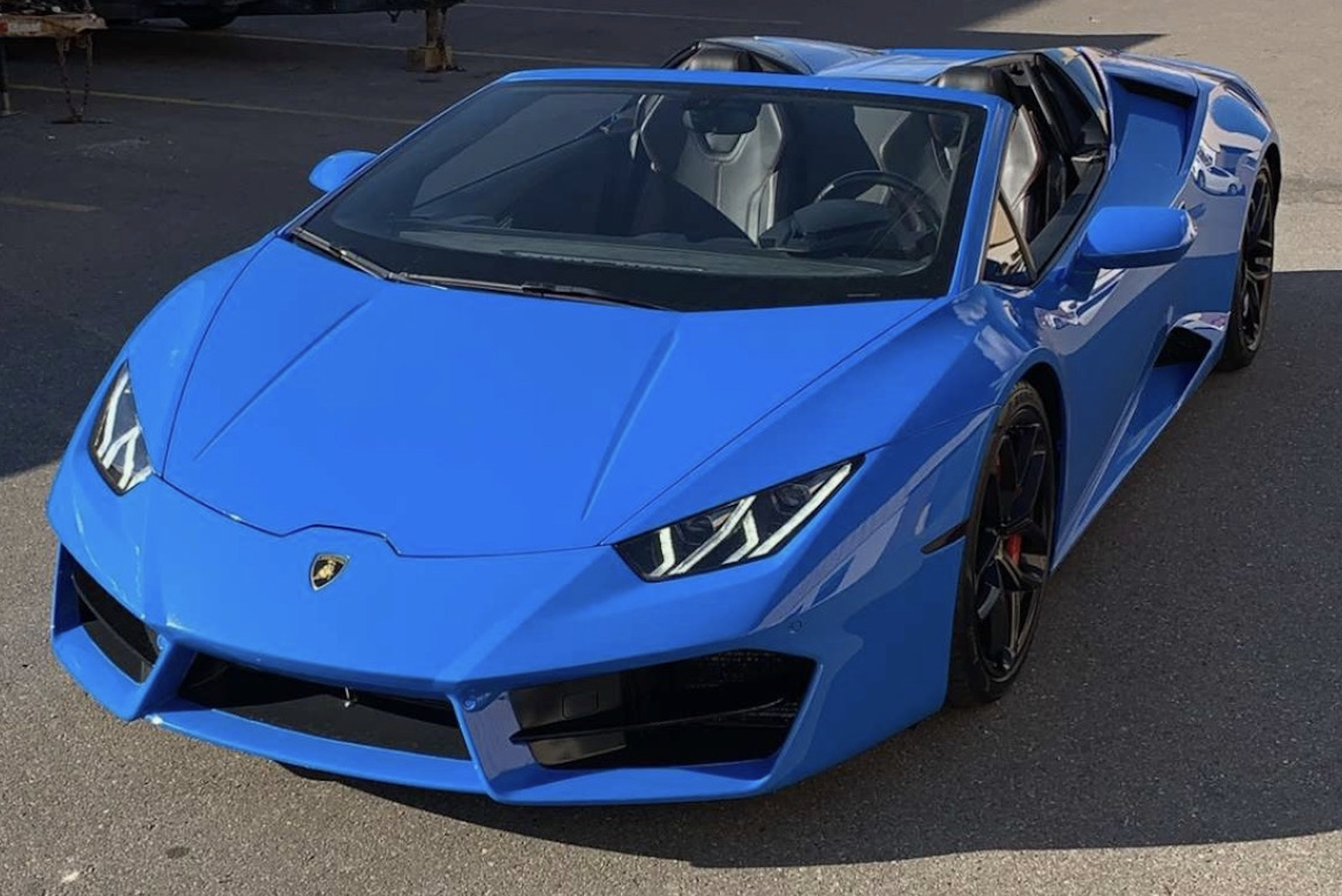 Lamborghini Huracán Spyder with IGL Kenzo ceramic coating showing deep gloss and hydrophobic finish