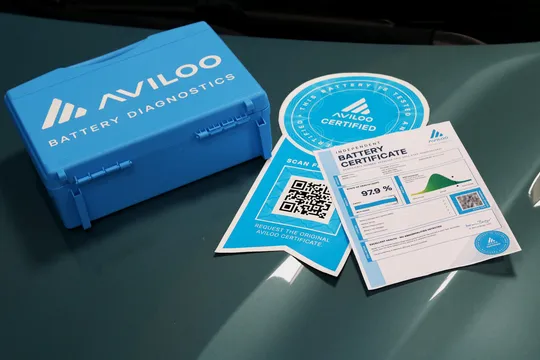 Independent AVILOO Battery SOH Certificate showing 97.9 percent health and diagnostic tool