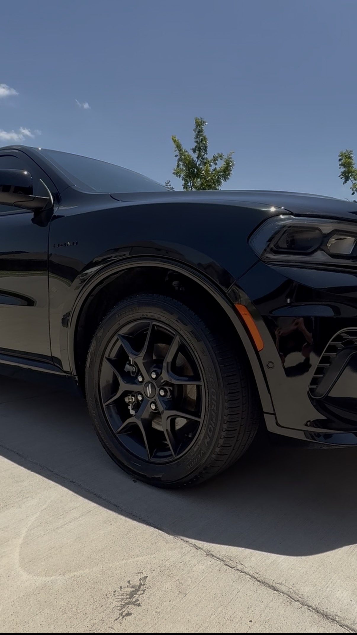Gloss Black Hemi Fender, Wheel & Caliper Detail - Dodge Durango R/T Hemi