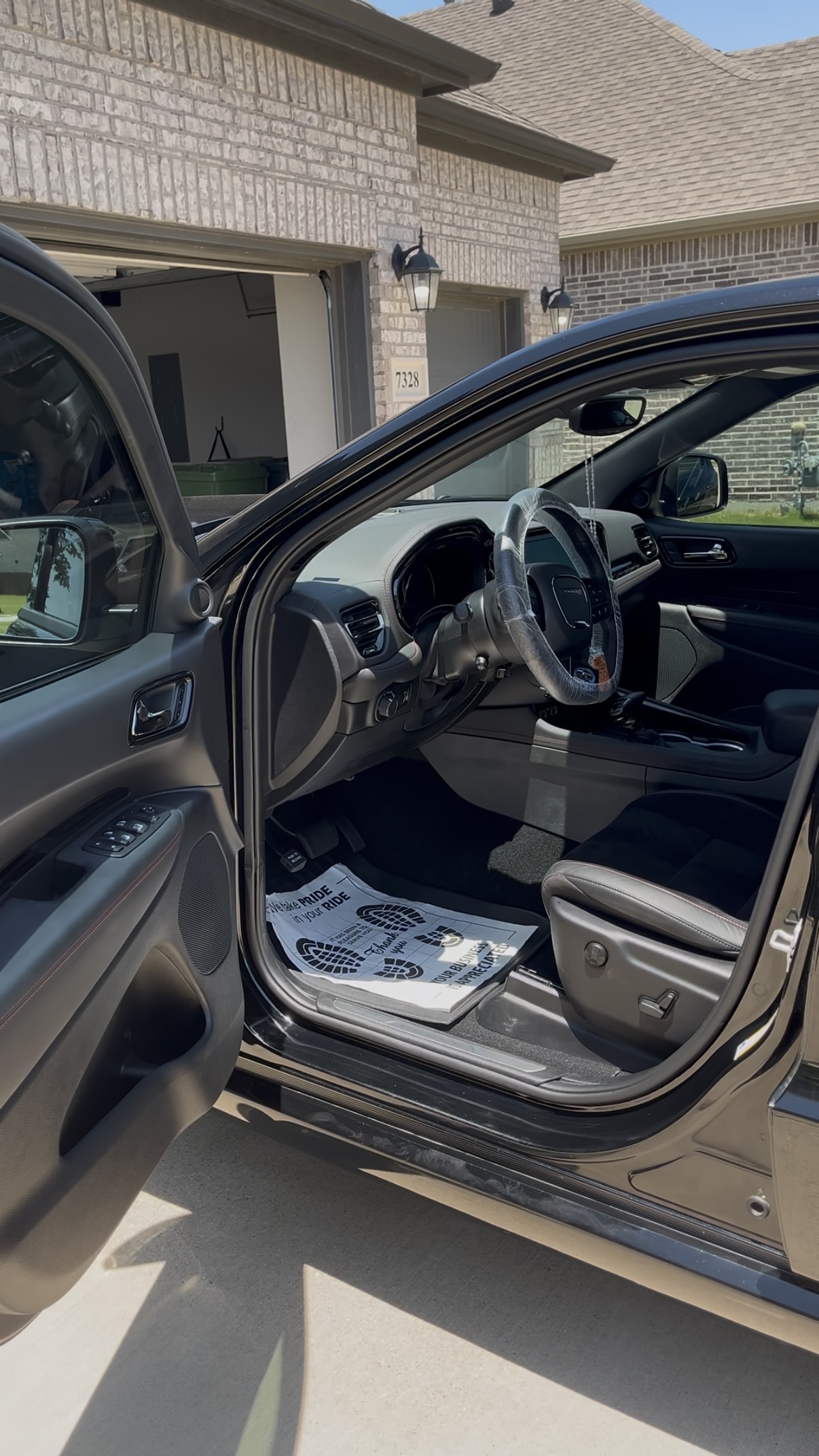 Cockpit Deep Clean, Protective Floor Mat & Wheel Wrap - Dodge Durango RT