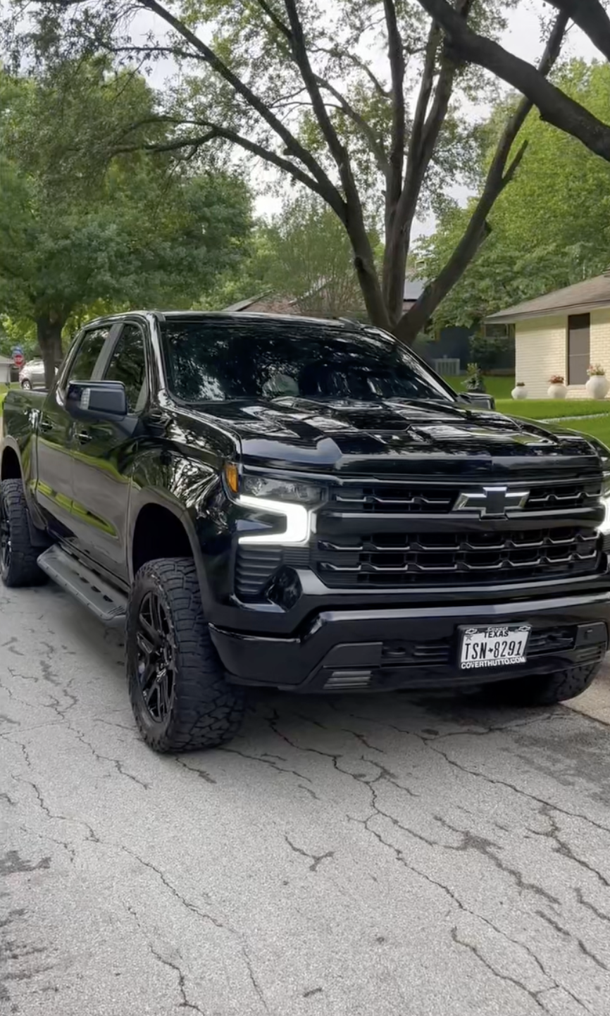 Deep Black Paint Reflection & Hand Wash - Chevy Silverado Crew Cab