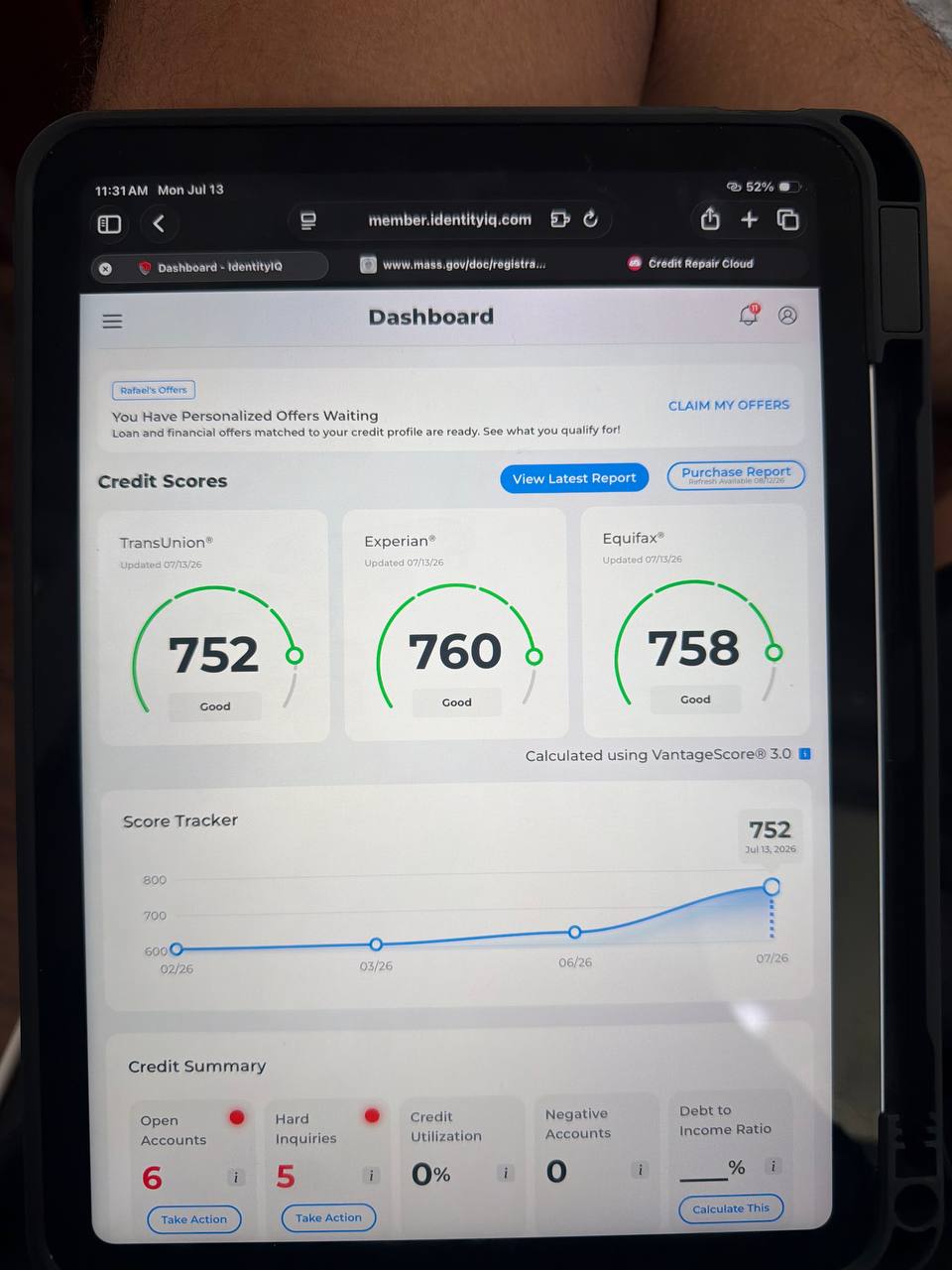 IdentityIQ en Vivo: 0 Cuentas Negativas y un Trío de 750+