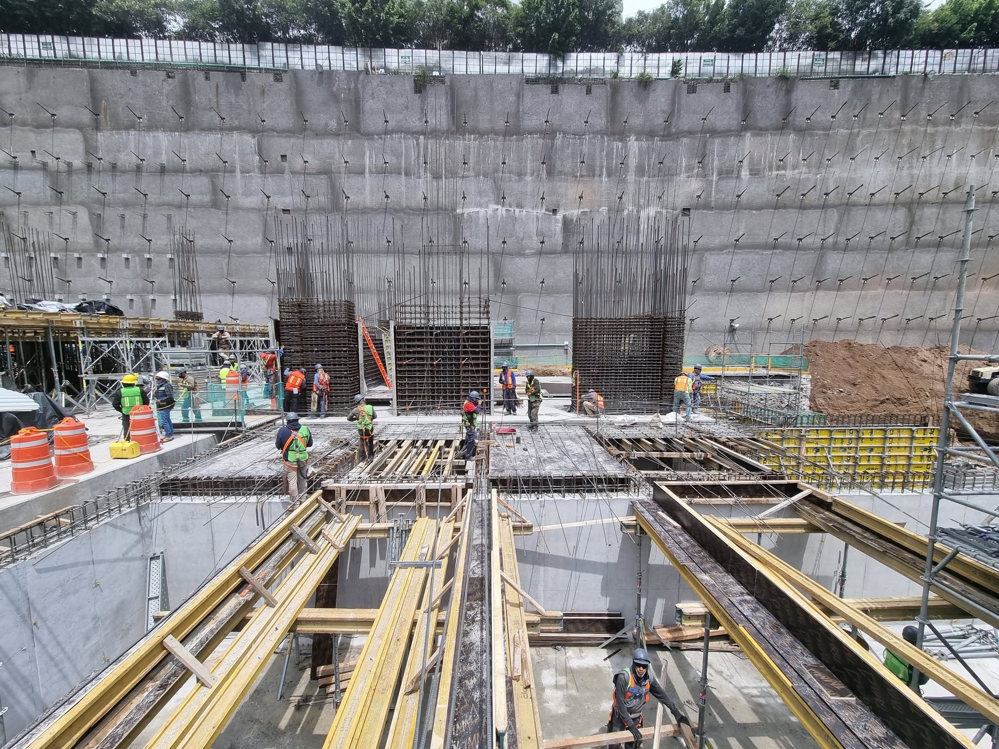 Cimentación profunda y armado de columnas de concreto