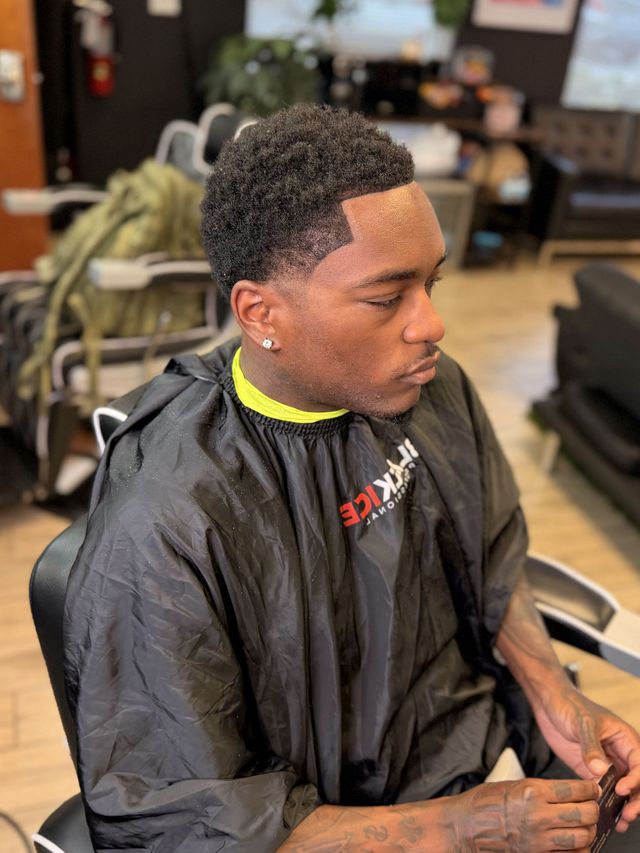 Fresh low taper and line-up in the chair at The Grooming Gallery