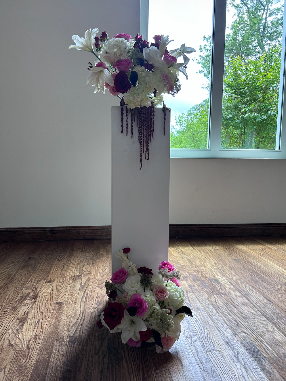 Ceremony Pedestal Floral Accent