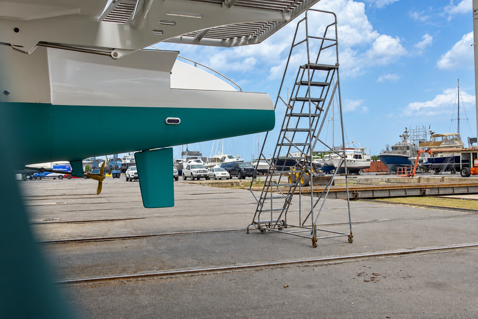 Yacht Stern & Rudder Inspection on Yard Rail Transfer