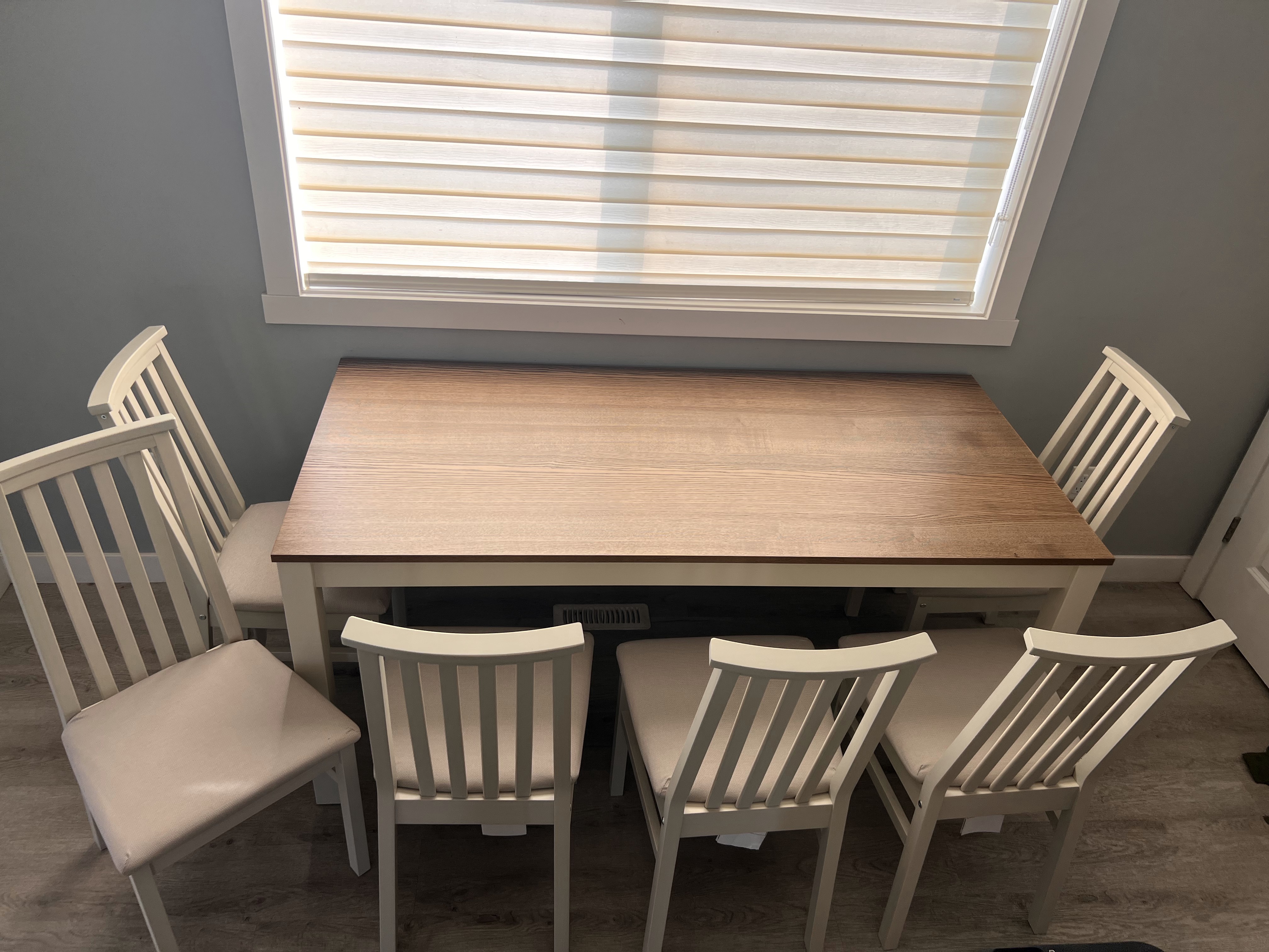 Dining Table & 6 Chairs