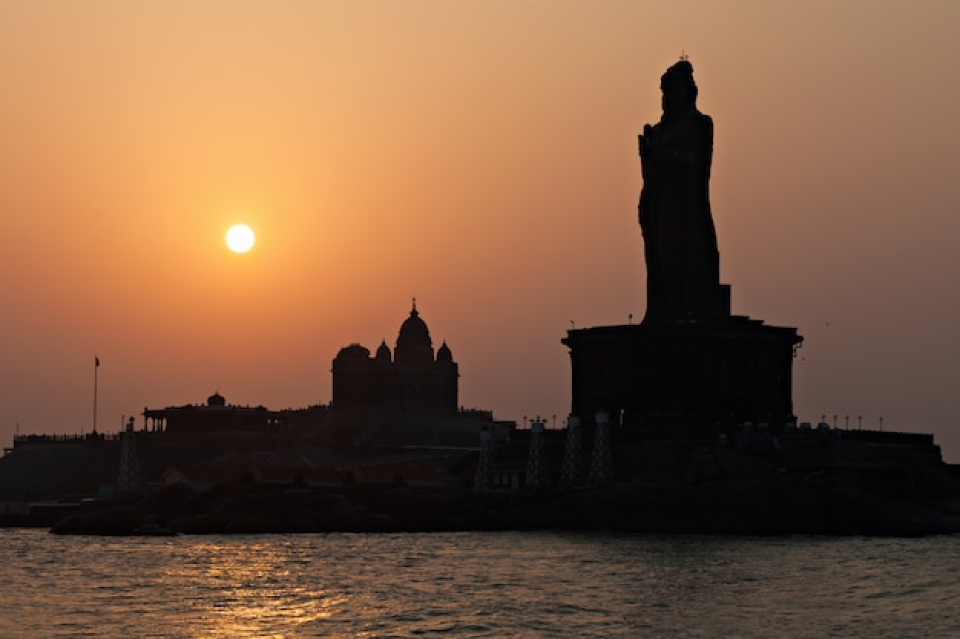 Vivekananda Rock Memorial & Thiruvalluvar Statue at Kanyakumari
