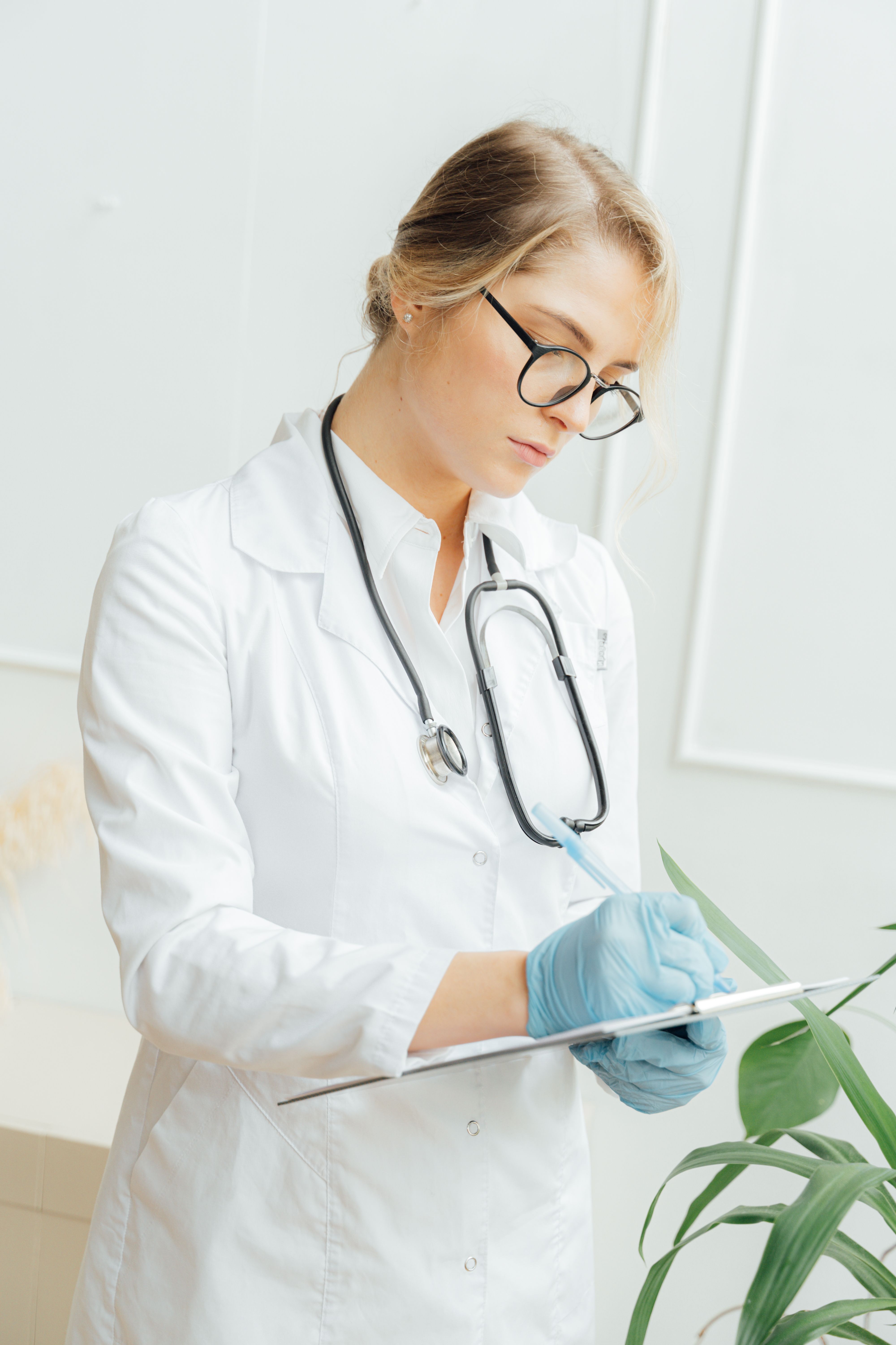 Naturopathic doctor consulting with a patient during a first visit in Phoenix, AZ