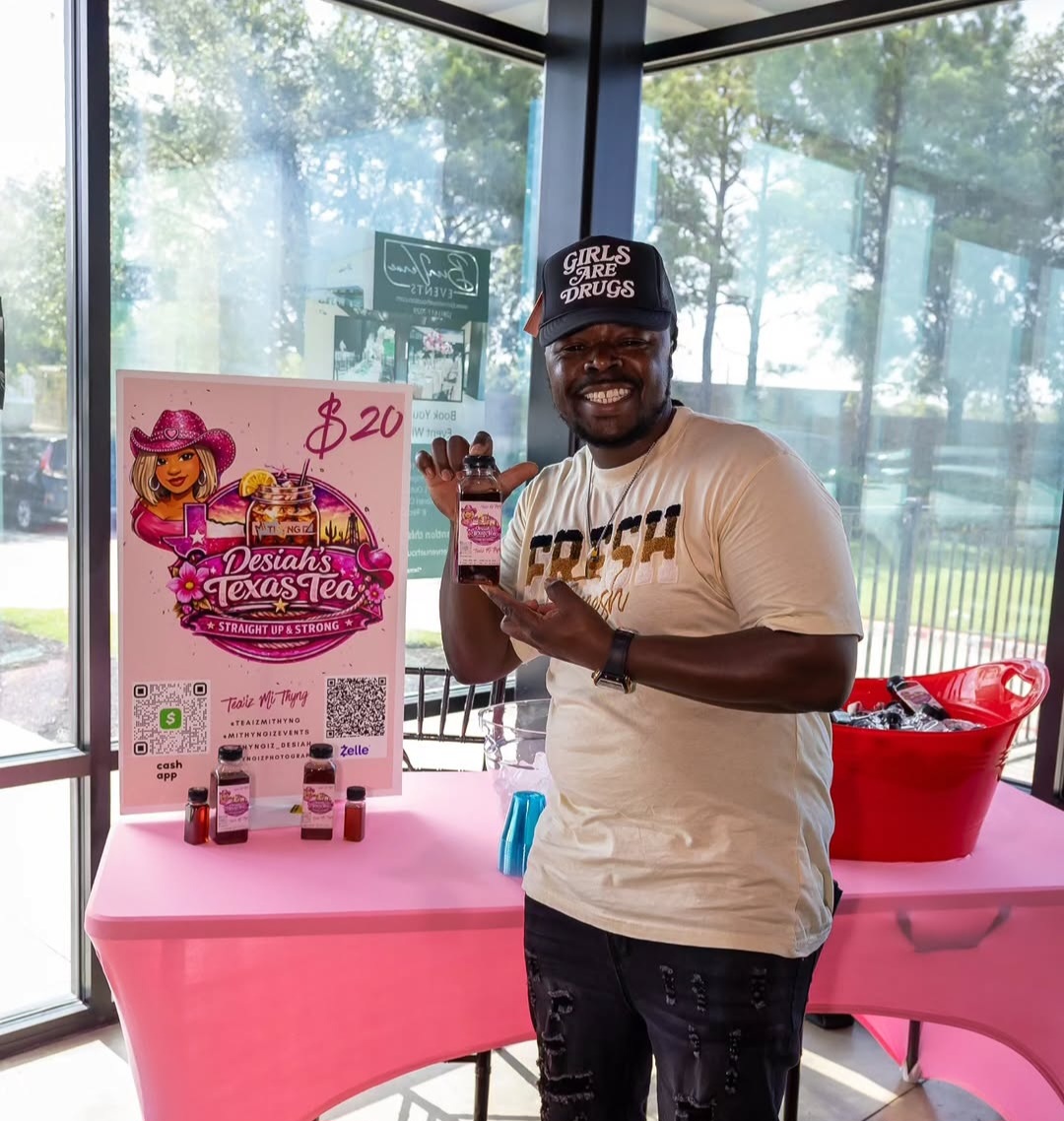 Desha's Texas Tea bottle and official logo sign