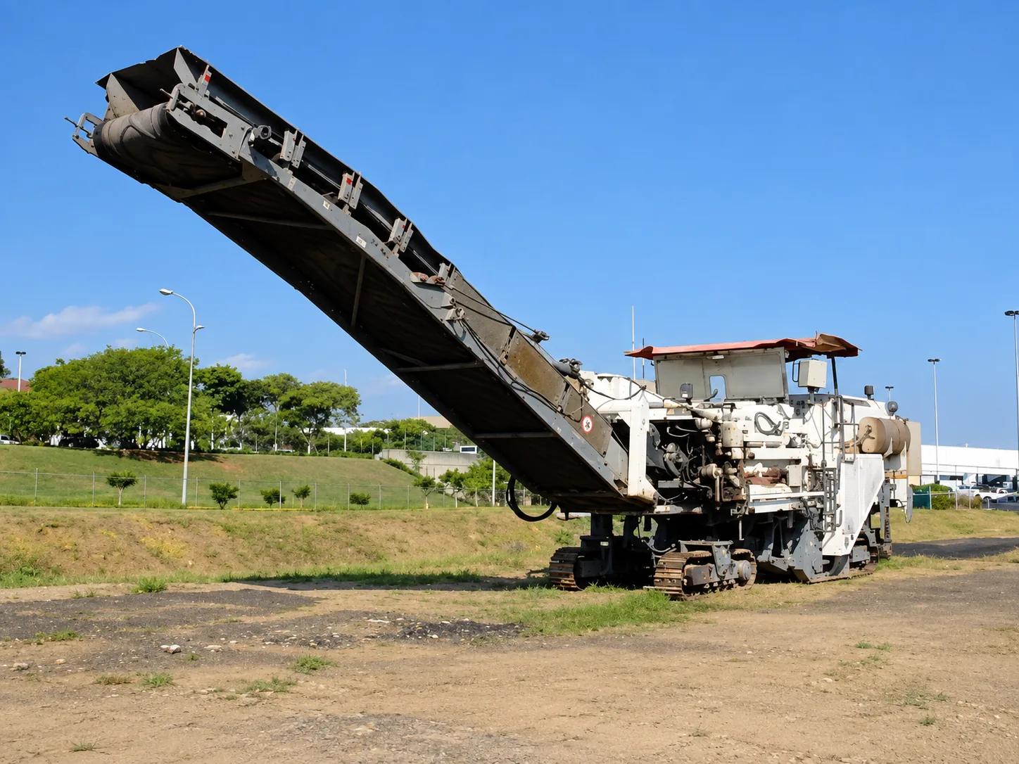 Fresadora de Pavimento Asfáltico de Orugas