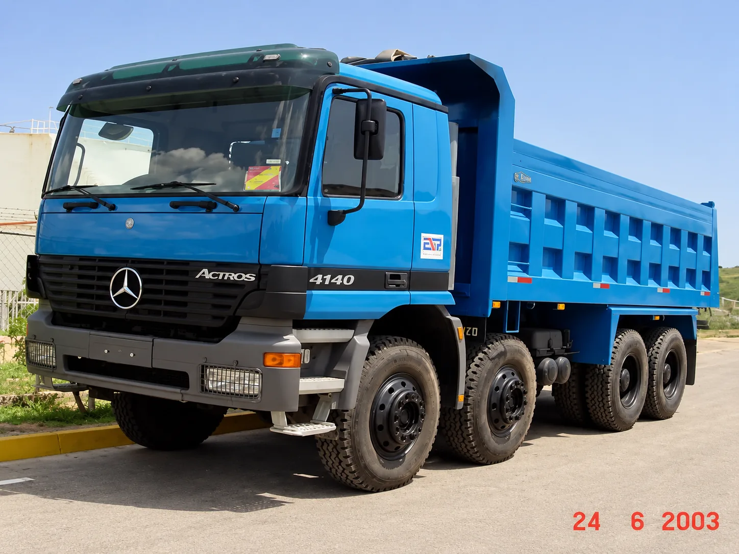 Camión Volquete Mercedes-Benz Actros 4140 (8x4) Vialpa