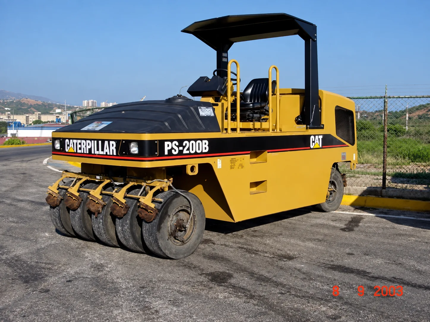 Compactador Neumático Caterpillar PS-200B