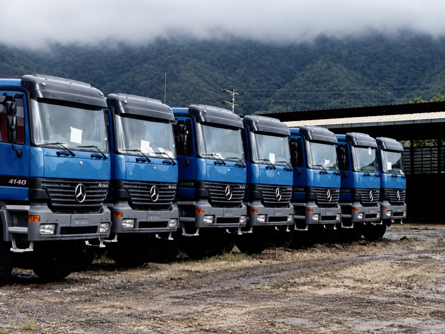 Flota de Camiones Volquete Mercedes-Benz Actros 4140 (8x4)