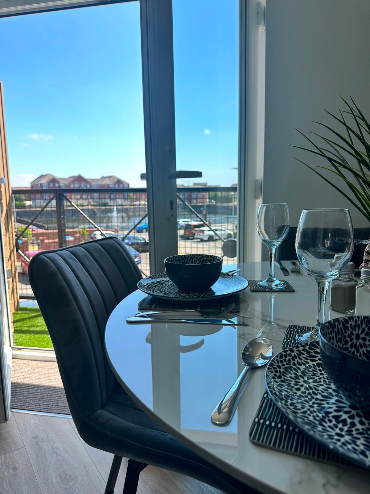 Victoria Dock Executive Apartment 2 Bed