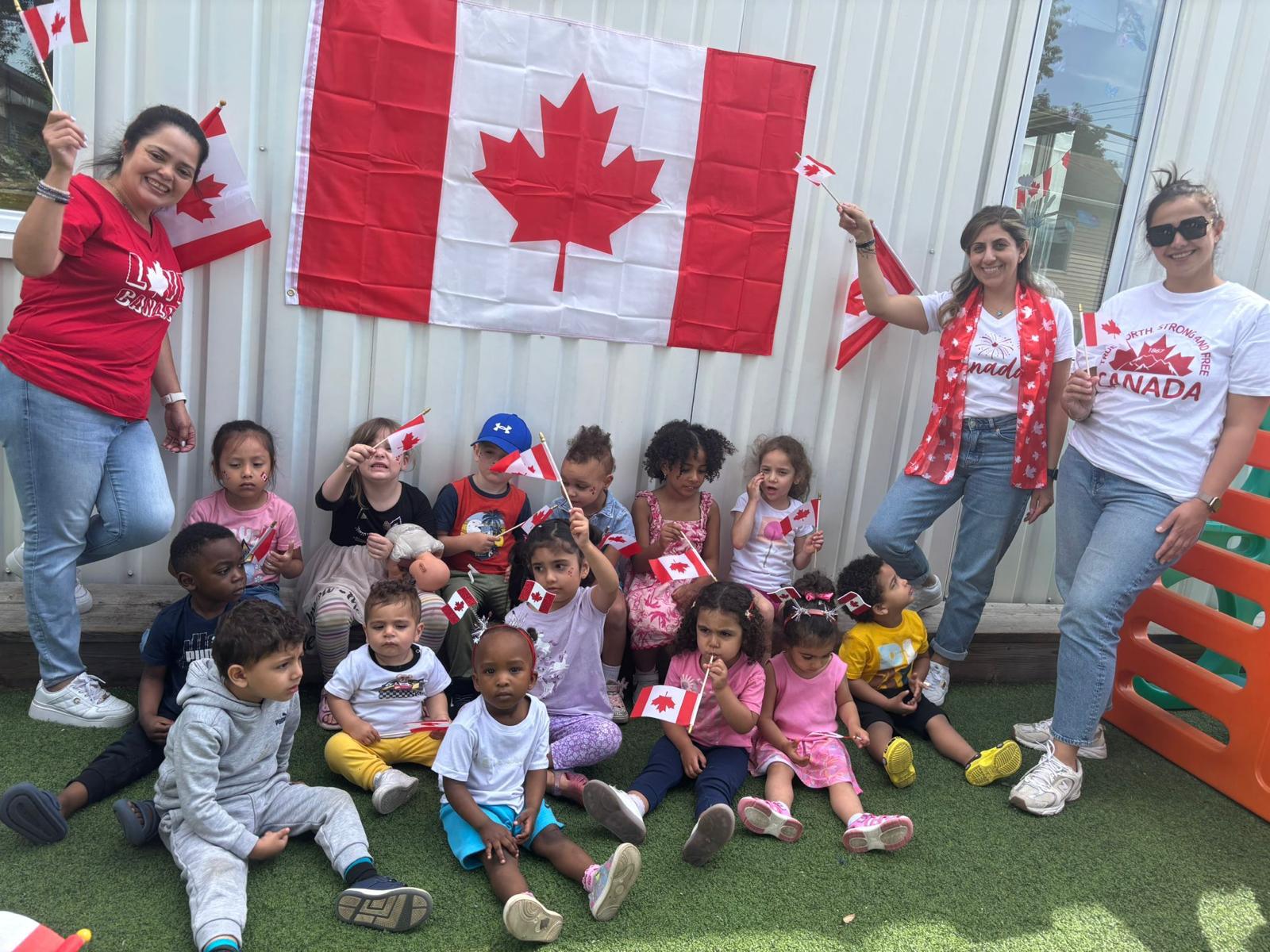 Célébration de la Fête du Canada avec les enfants et l'équipe
