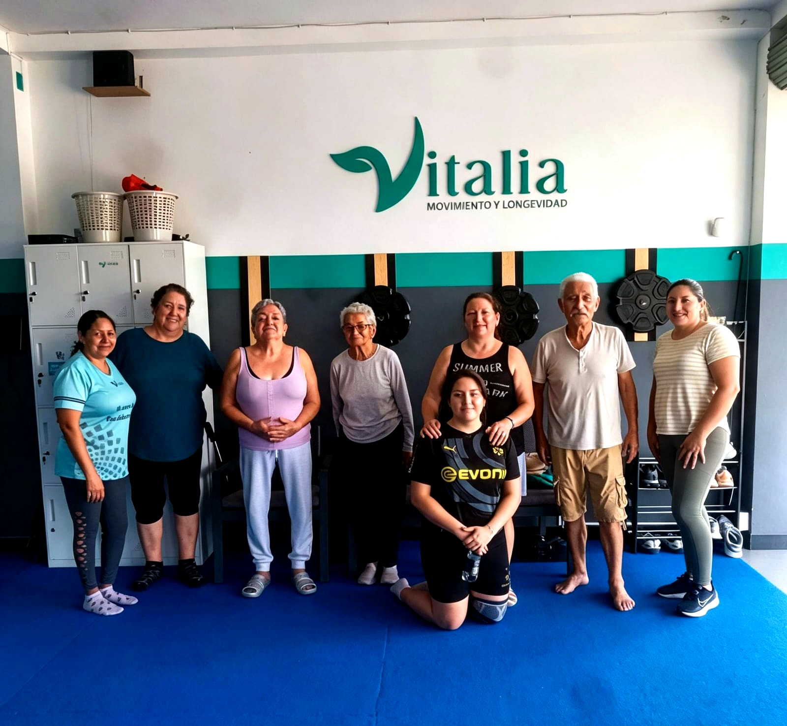 Miembros activos sonriendo en las instalaciones de Vitalia Club