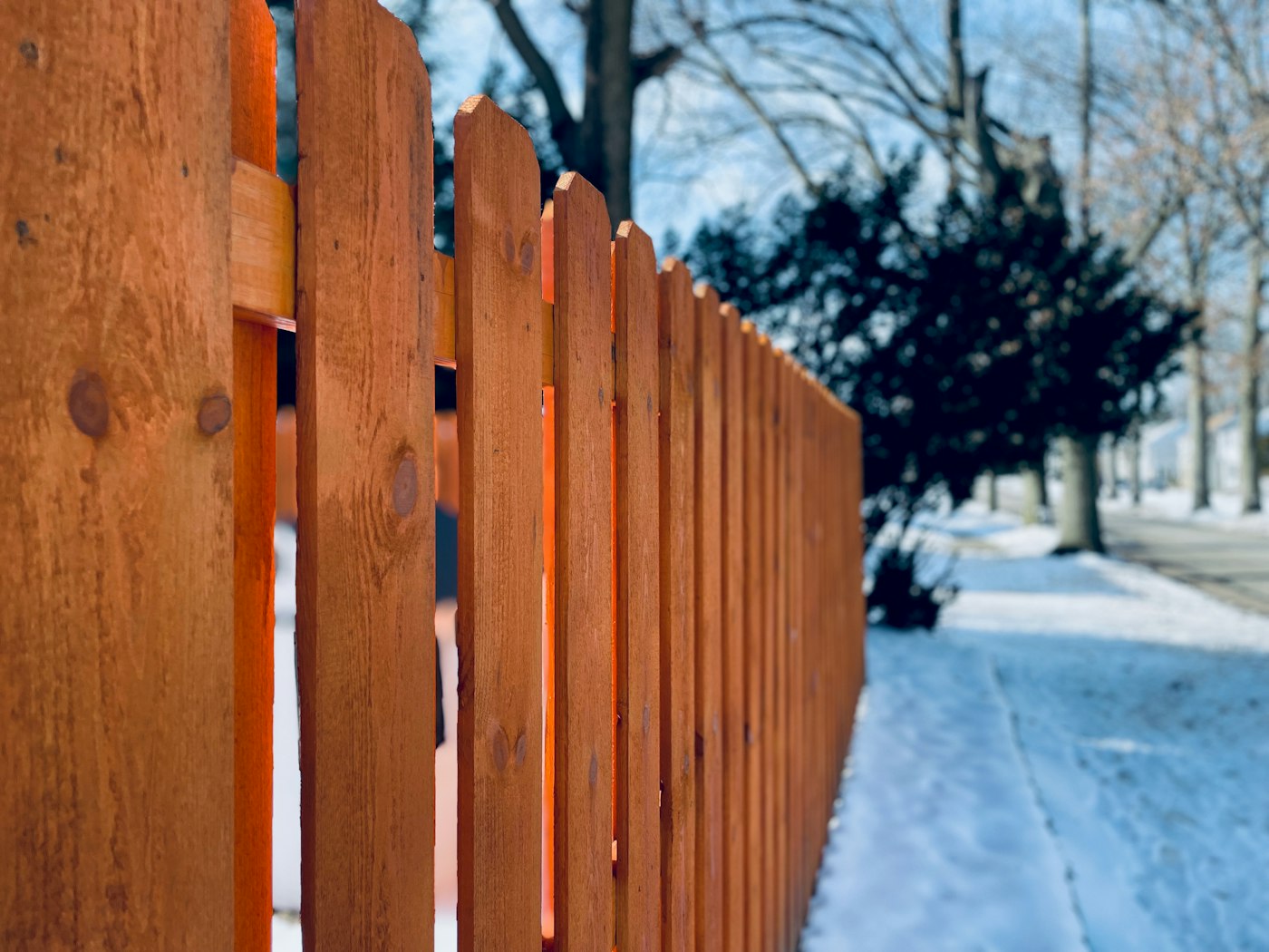 Residential and commercial fencing contractor