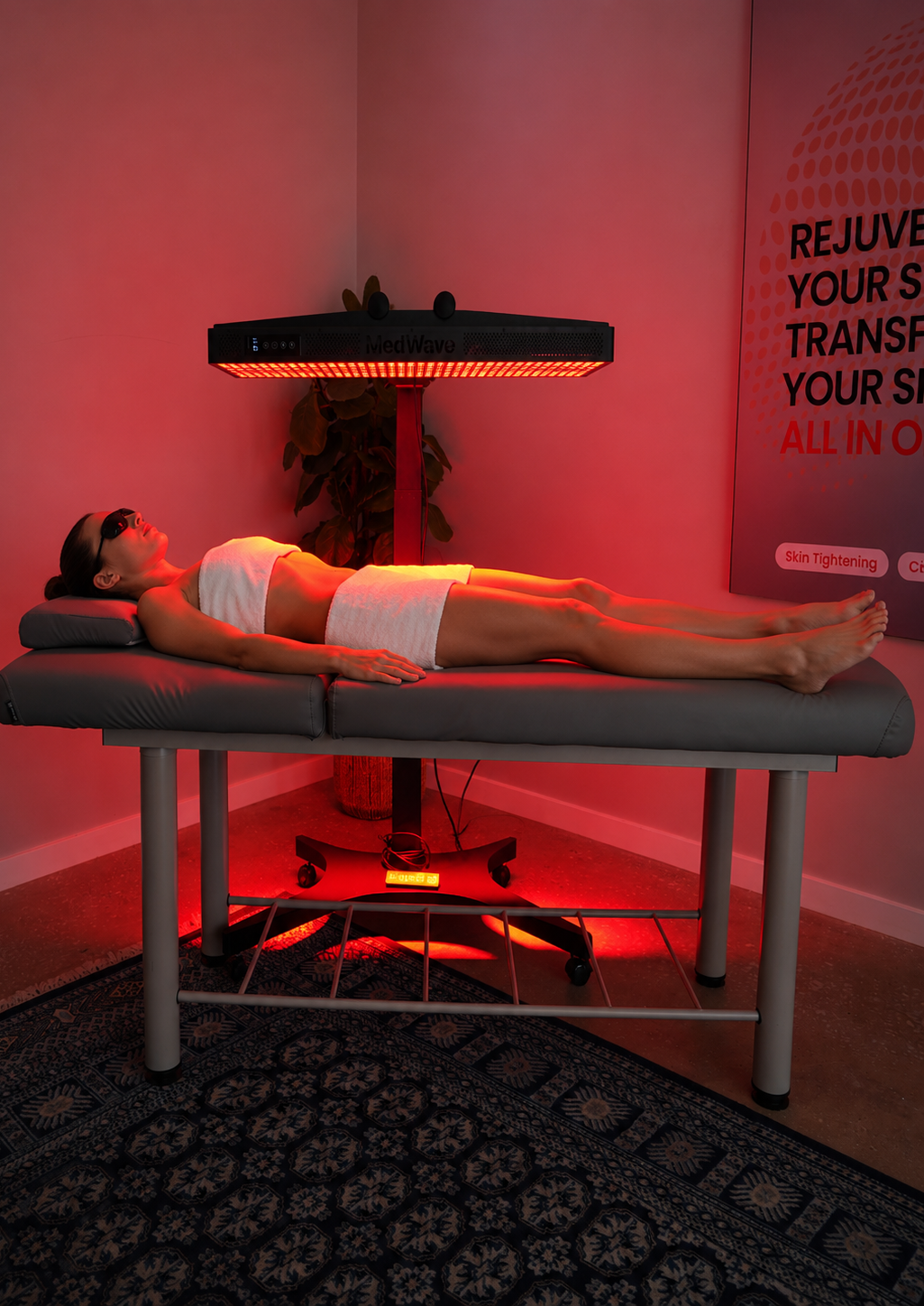 Medical-grade dual-wavelength red light therapy bed in clinic