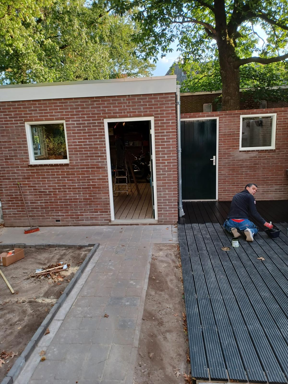 Metselwerk van het vrijstaande bijgebouw tijdens de bouw