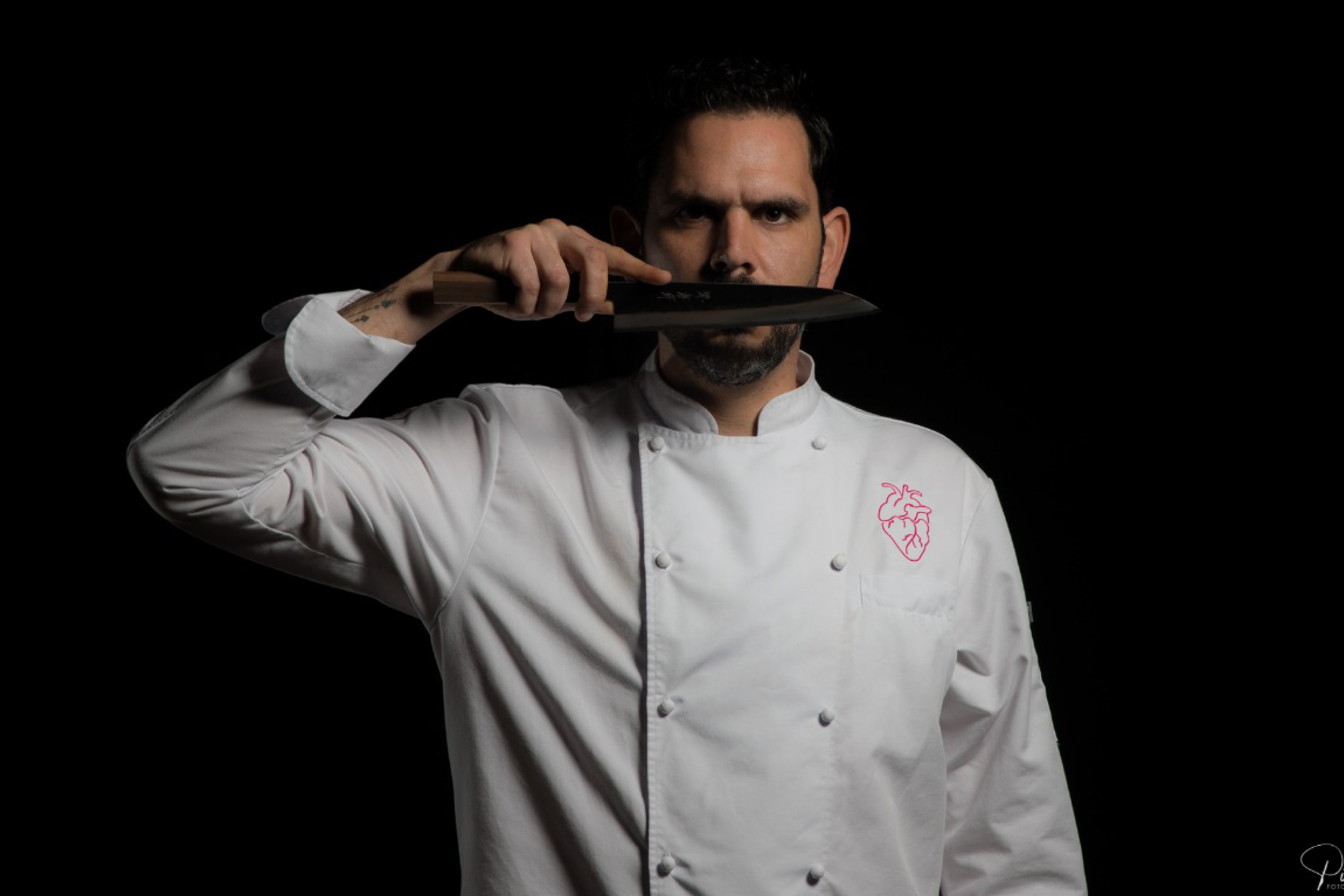Retrato editorial de chef en estudio — Click Clack producción gastronómica
