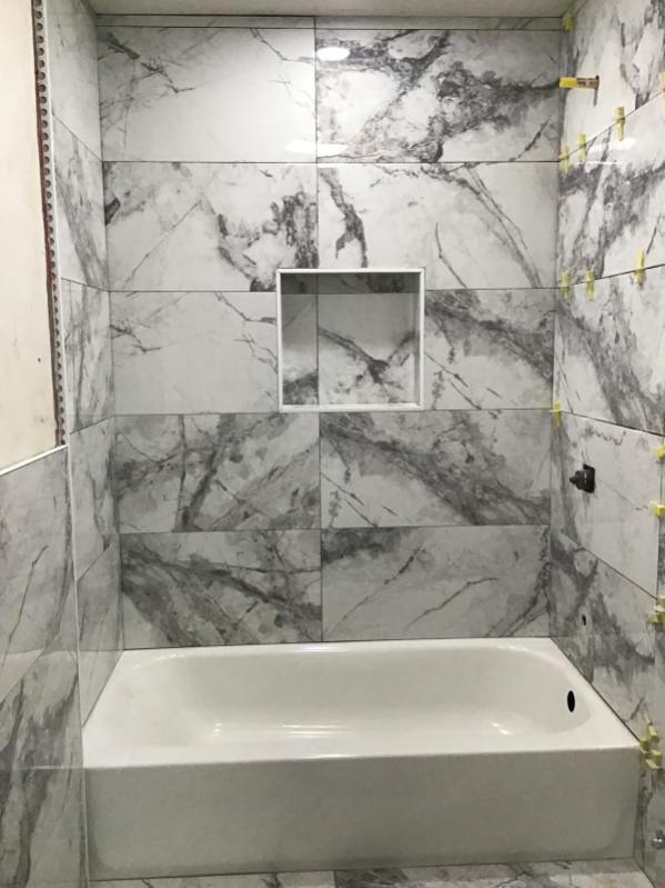 Marble Porcelain Bath Surround & Recessed Niche