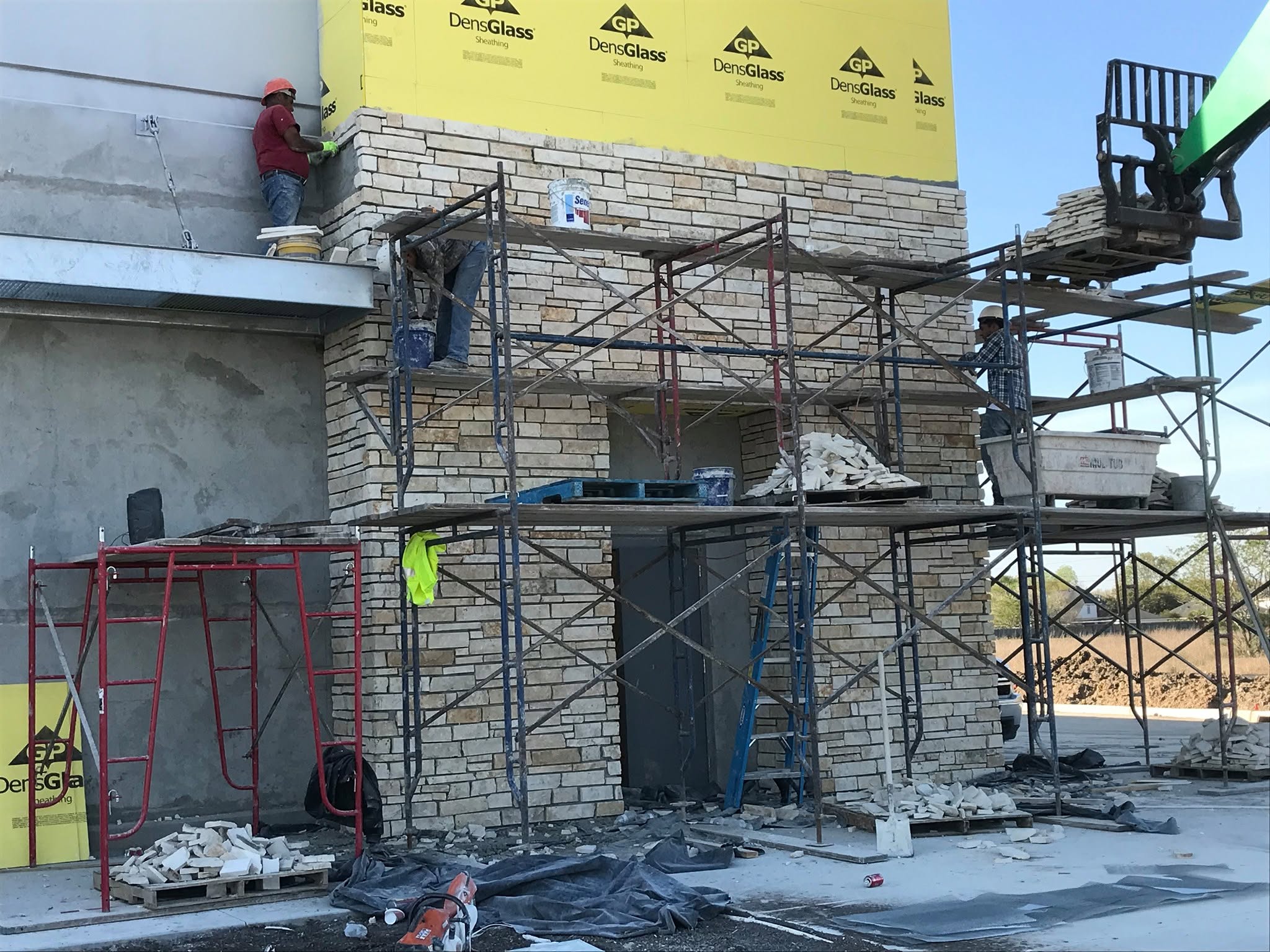 Commercial Retail Stone Veneer & Scaffolding Staging