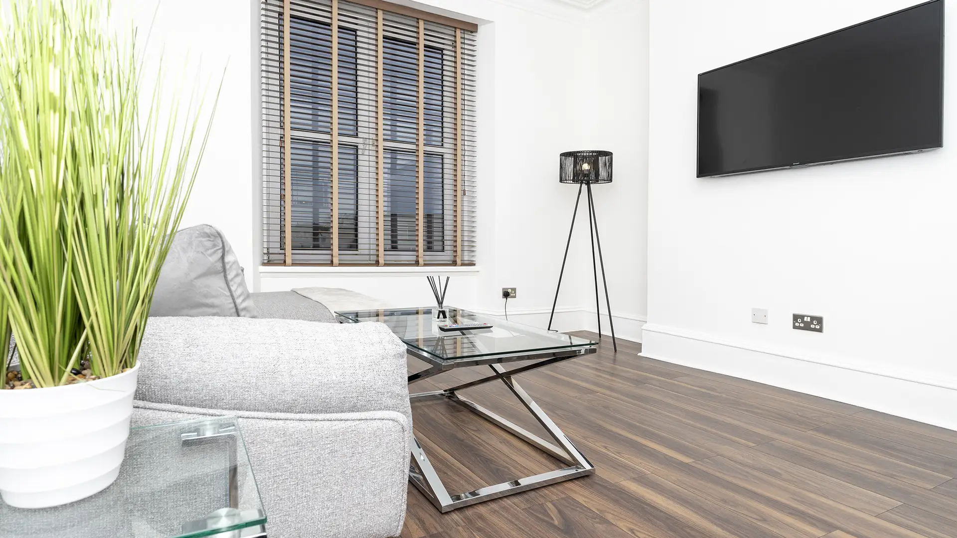 Luxury One Bedroom Apartment photo 6