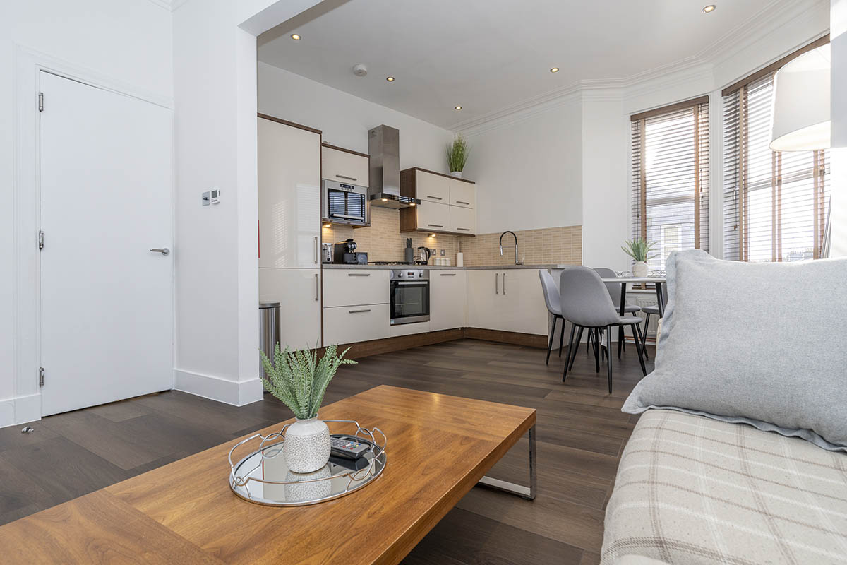 Three Bedroom Serviced Apartment photo 2