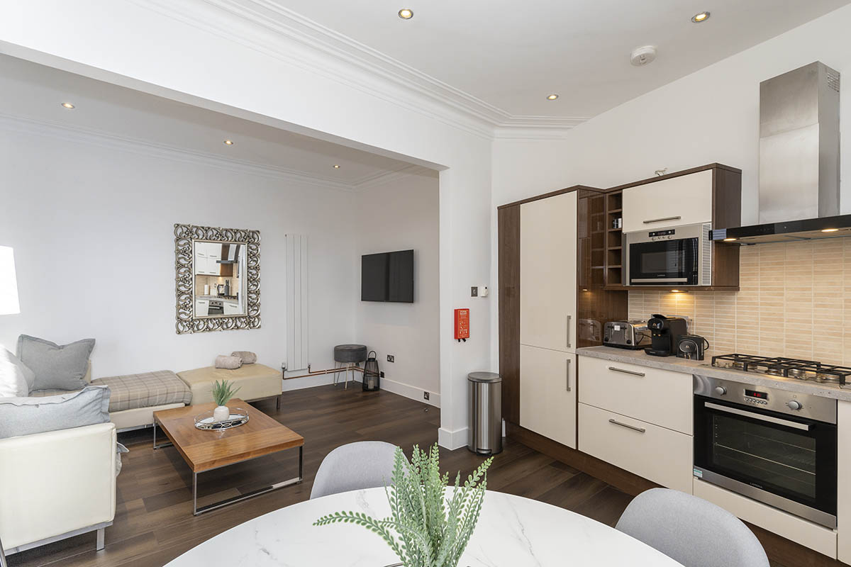 Three Bedroom Serviced Apartment photo 4