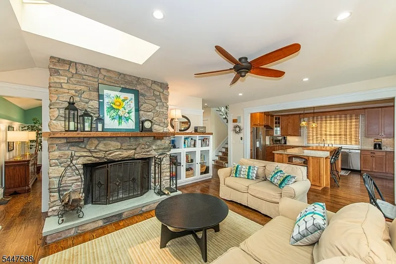 121 Maxim Dr, Hopatcong NJ — photo 8