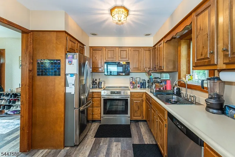 121 Maxim Dr, Hopatcong NJ — photo 24