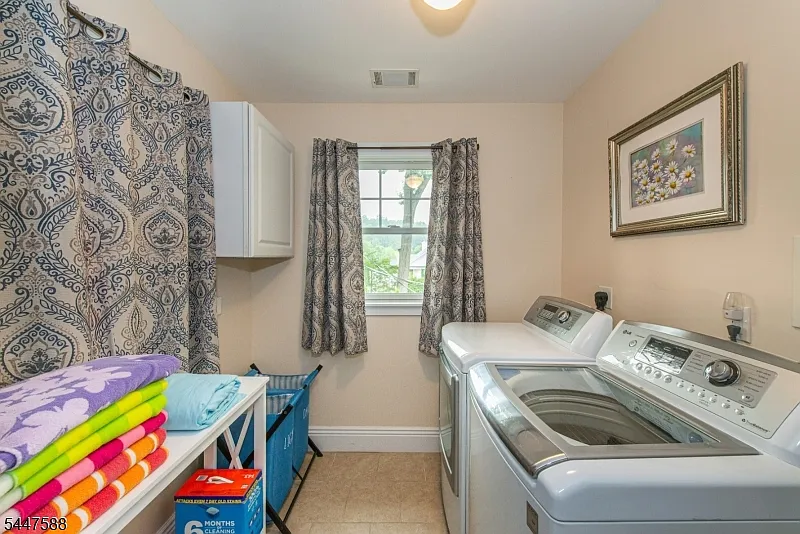 121 Maxim Dr, Hopatcong NJ — photo 29