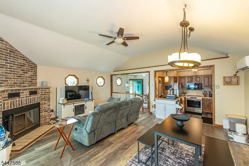 121 Maxim Dr, Hopatcong NJ — photo 18