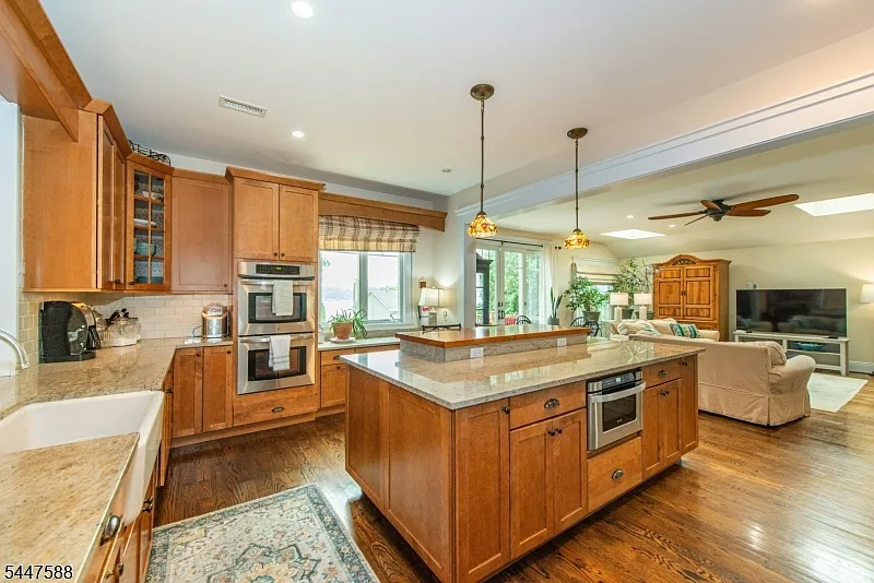 121 Maxim Dr, Hopatcong NJ — photo 12
