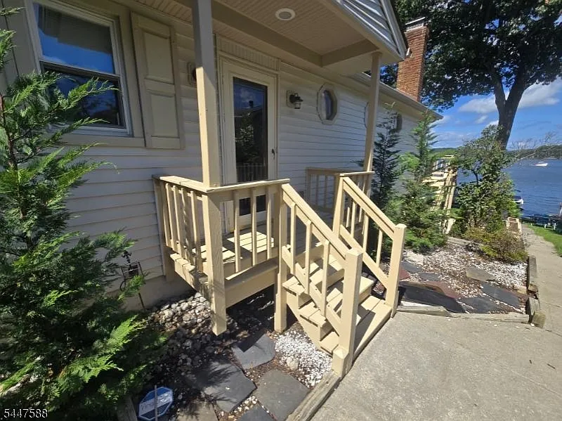 121 Maxim Dr, Hopatcong NJ — photo 27