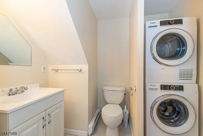121 Maxim Dr, Hopatcong NJ — photo 28