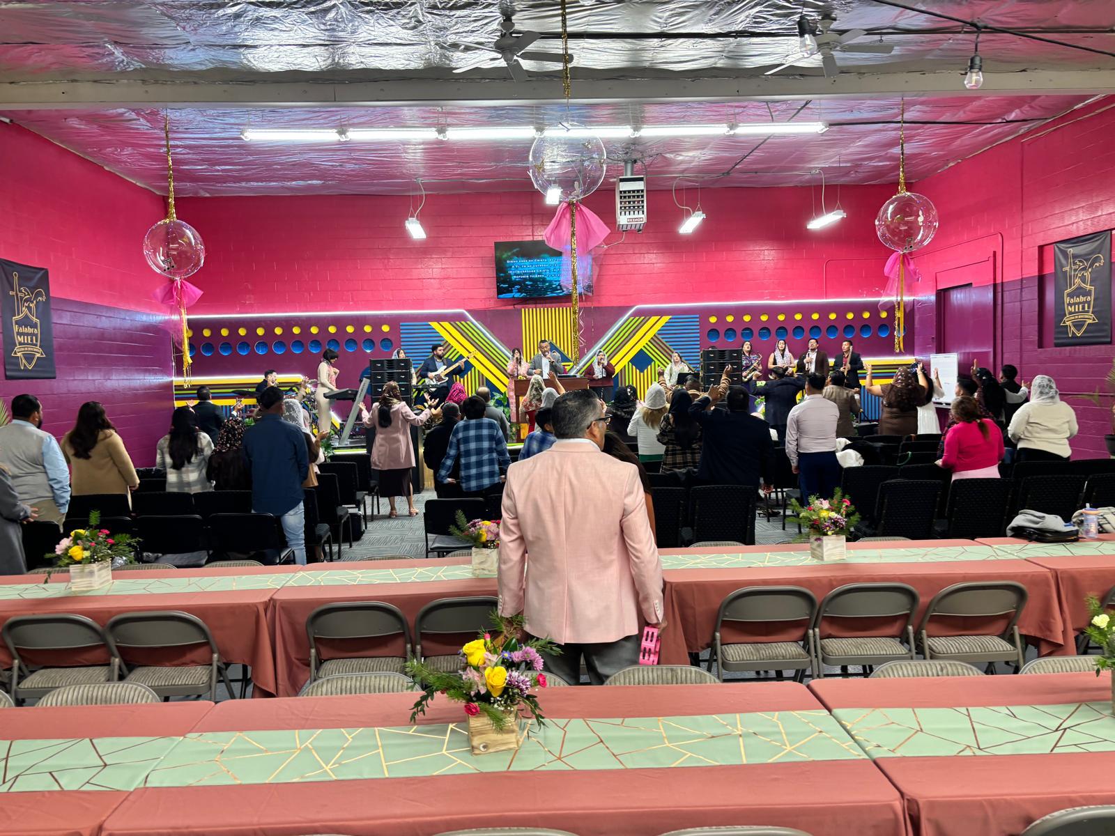 Galería Multimedia Iglesia Palabra Miel — Cultos 3