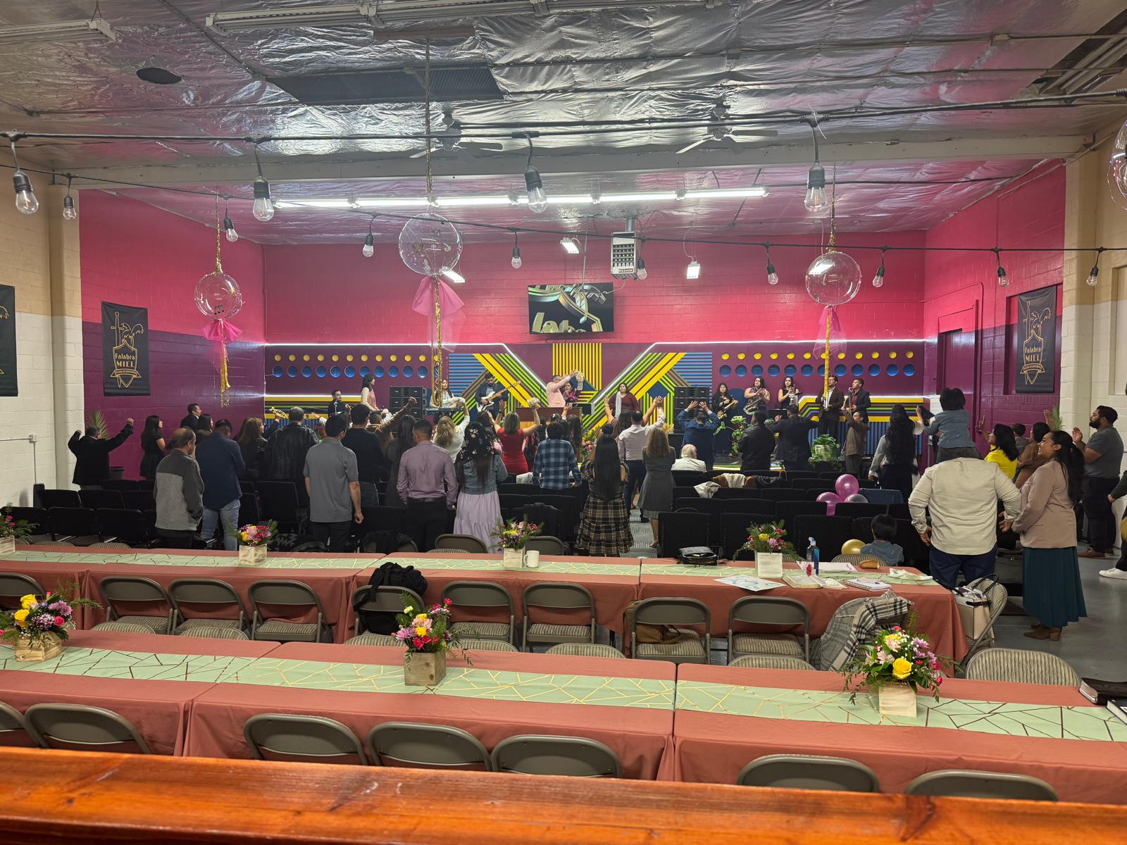 Galería Multimedia Iglesia Palabra Miel — Cultos 9