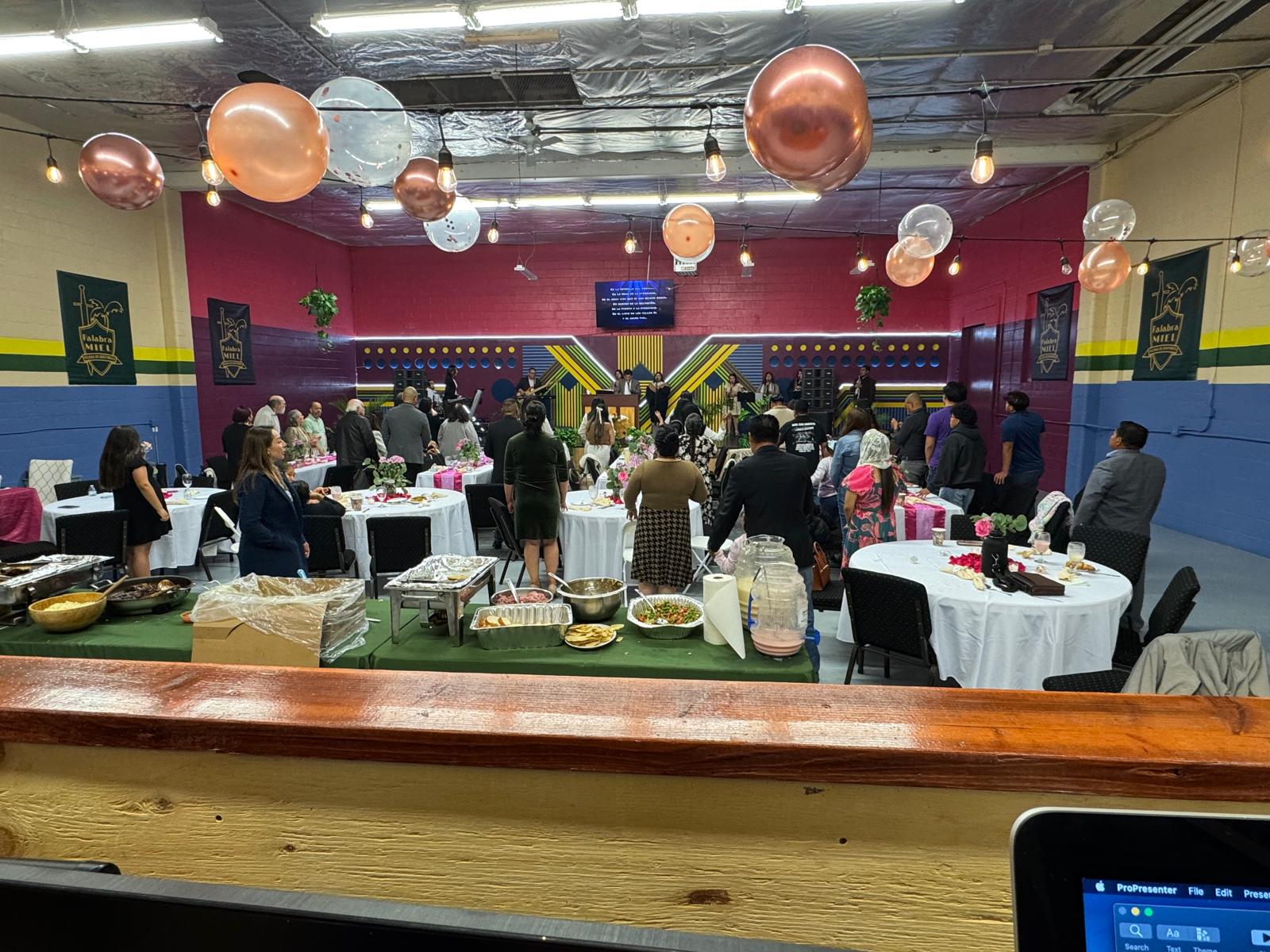 Galería Multimedia Iglesia Palabra Miel — Cultos 15