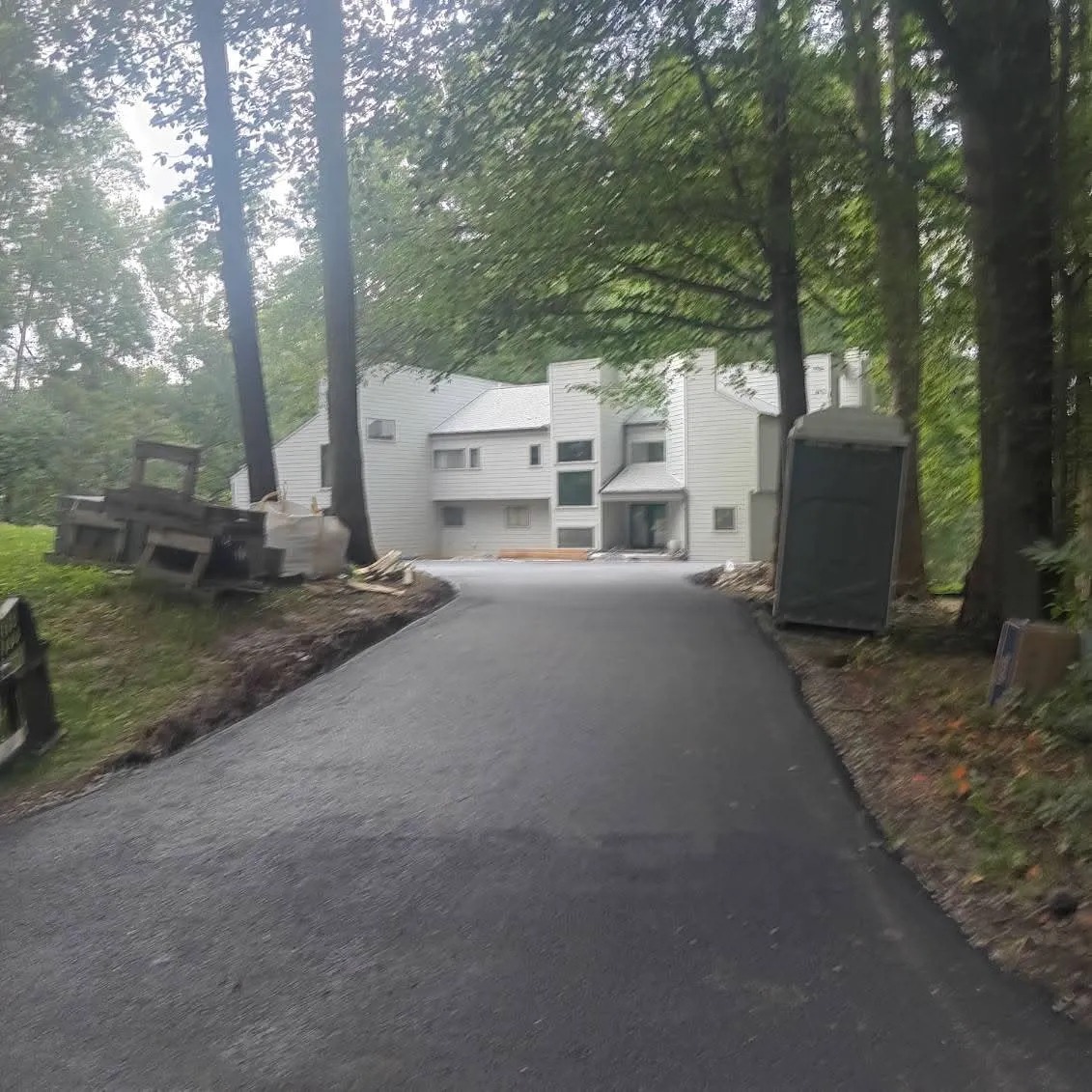 Custom Residential Driveway & Modern Home