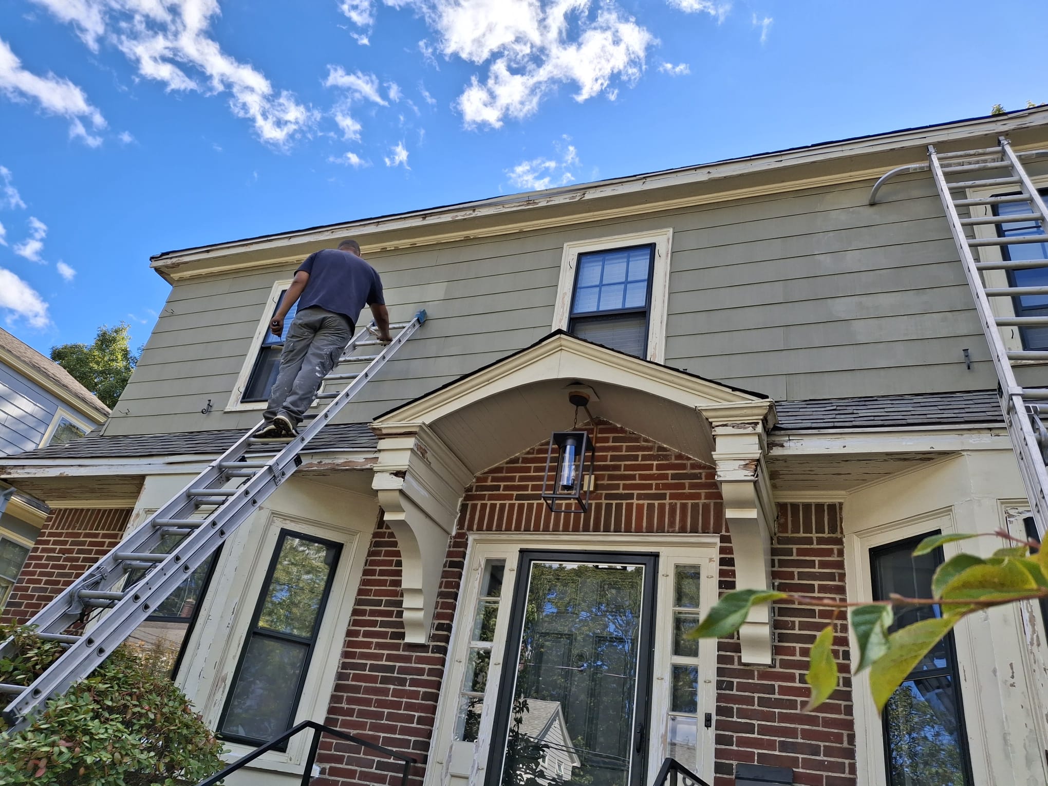 Exterior Siding Prep & Precision Painting