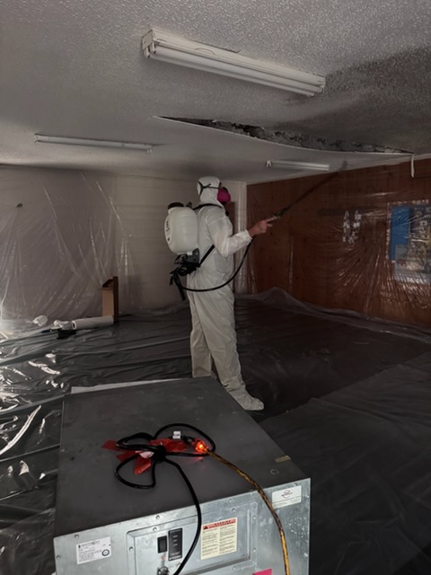 Negative Air Machine & Ceiling Containment Spraying